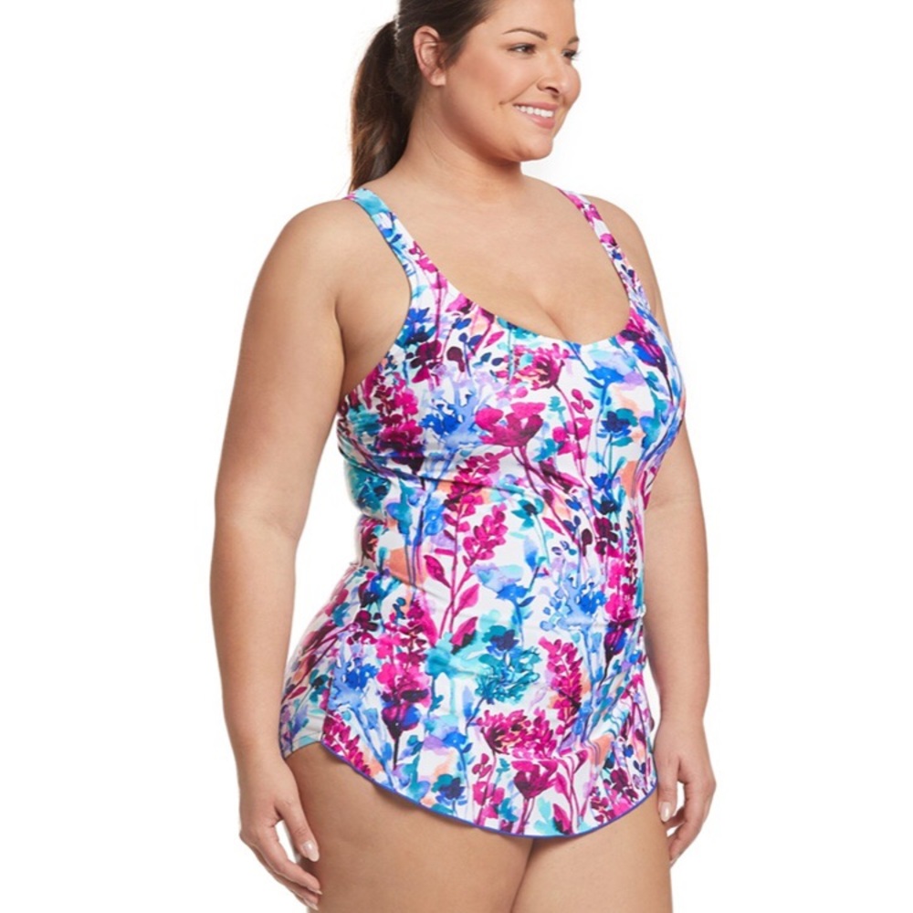 Maxine of Hollywood Plus size 22W w/slimming